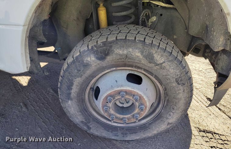 image for item YA1807 2019 Ford F350 Super Duty  utility bed pickup truck