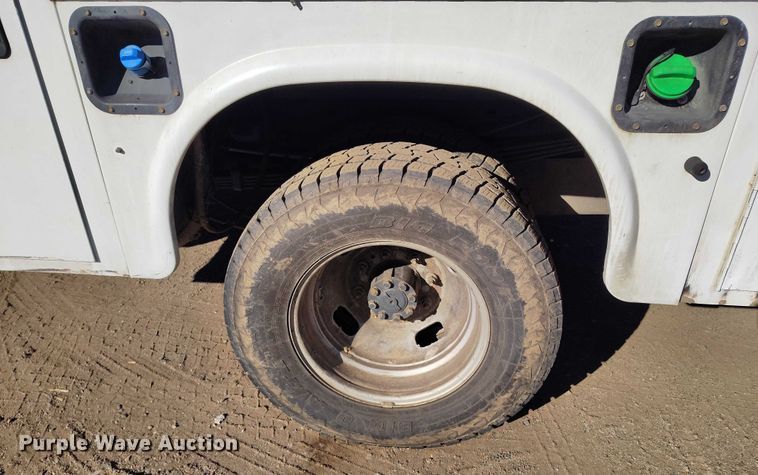 image for item YA1807 2019 Ford F350 Super Duty  utility bed pickup truck