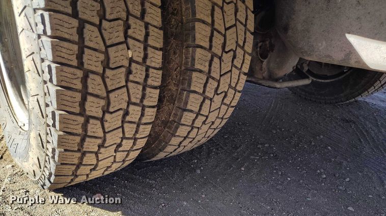 image for item YA1807 2019 Ford F350 Super Duty  utility bed pickup truck