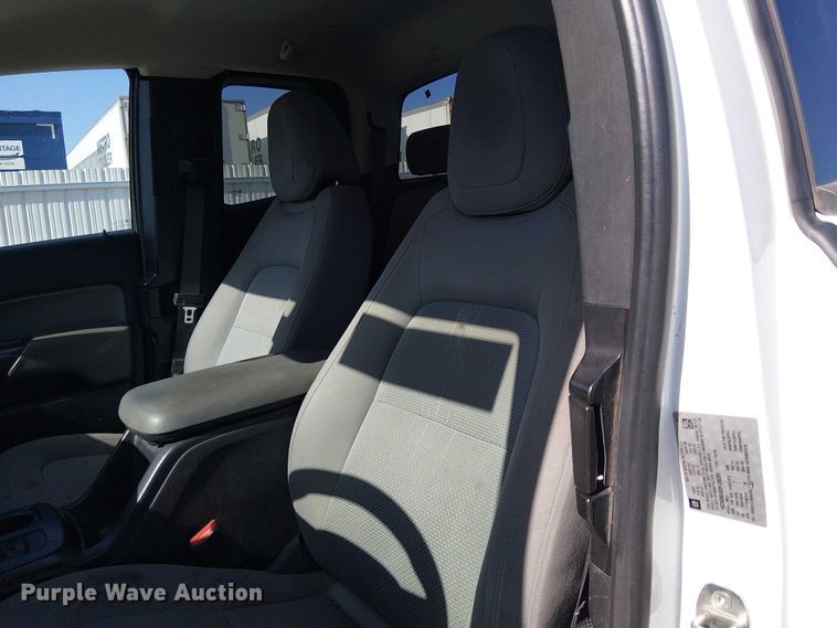 image for item YA2123 2017 Chevrolet Colorado Ext. Cab pickup truck