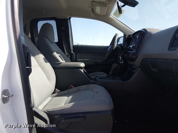 image for item YA2123 2017 Chevrolet Colorado Ext. Cab pickup truck