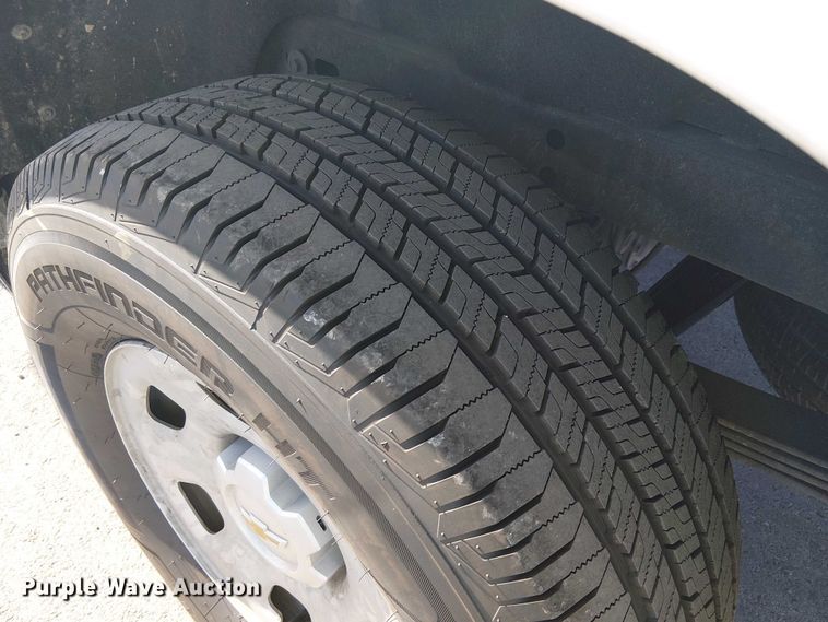 image for item YA2123 2017 Chevrolet Colorado Ext. Cab pickup truck