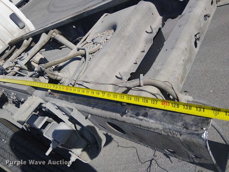 image for item YA2125 2007 Chevrolet Silverado 3500HD pickup truck cab and chassis