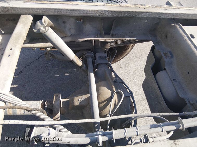 image for item YA2125 2007 Chevrolet Silverado 3500HD pickup truck cab and chassis