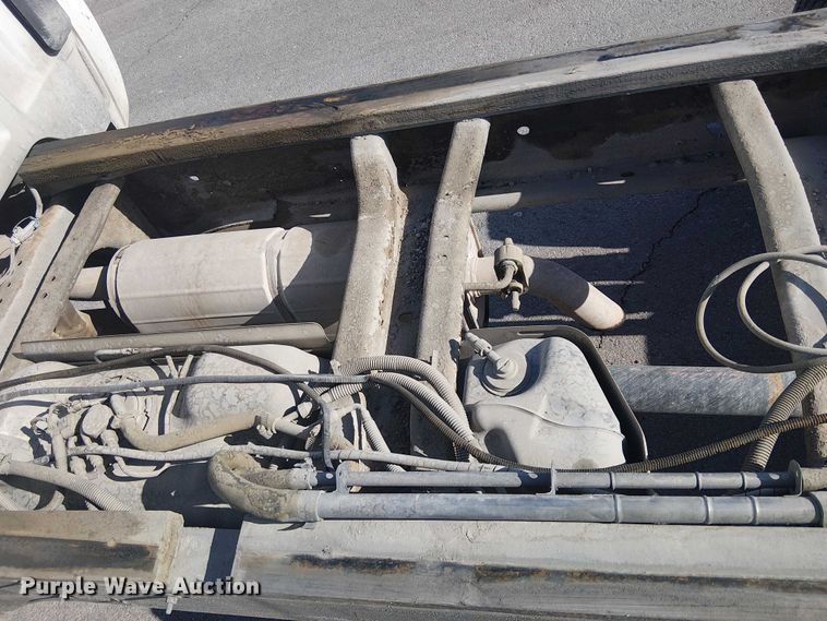 image for item YA2125 2007 Chevrolet Silverado 3500HD pickup truck cab and chassis