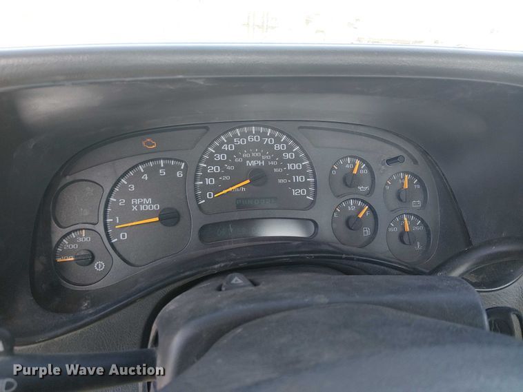 image for item YA2125 2007 Chevrolet Silverado 3500HD pickup truck cab and chassis