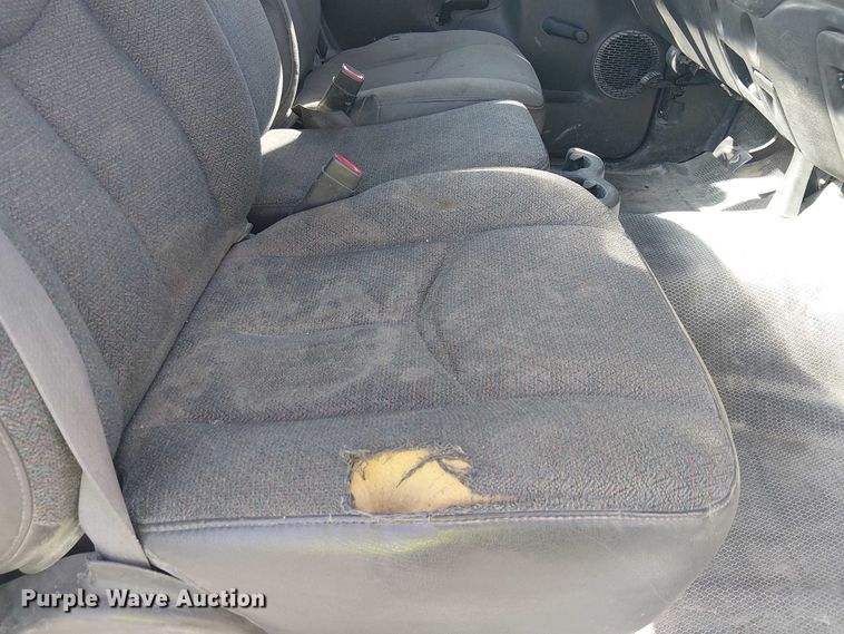 image for item YA2125 2007 Chevrolet Silverado 3500HD pickup truck cab and chassis