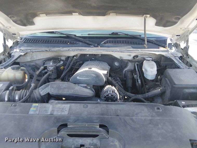 image for item YA2125 2007 Chevrolet Silverado 3500HD pickup truck cab and chassis