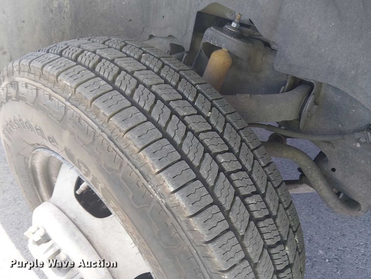 image for item YA2125 2007 Chevrolet Silverado 3500HD pickup truck cab and chassis