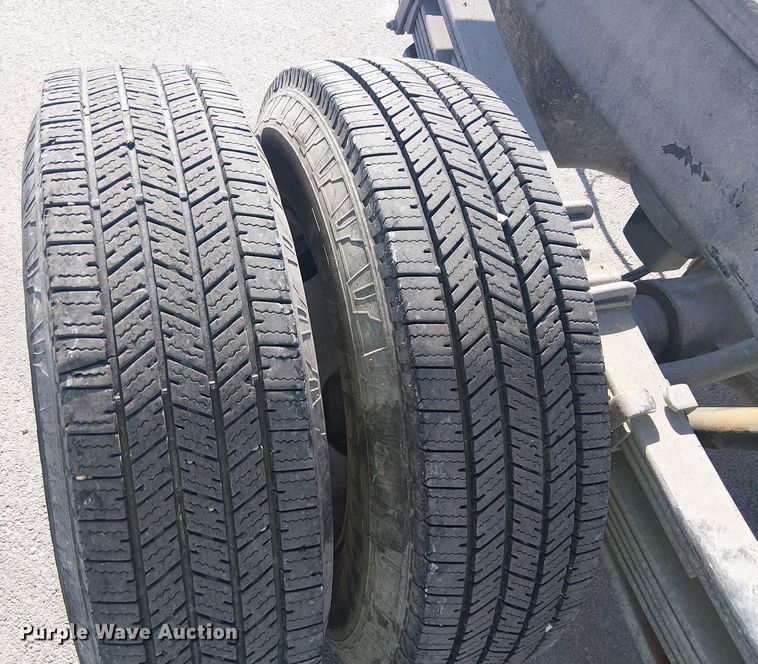 image for item YA2125 2007 Chevrolet Silverado 3500HD pickup truck cab and chassis