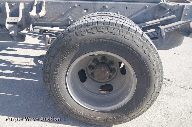 image for item YA2125 2007 Chevrolet Silverado 3500HD pickup truck cab and chassis