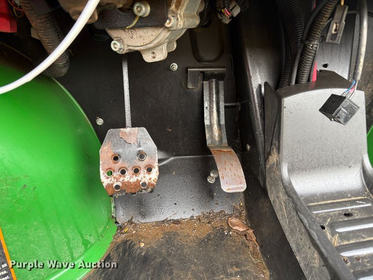 image for item YA2133 2017 John Deer Gator 855D S4 utility vehicle