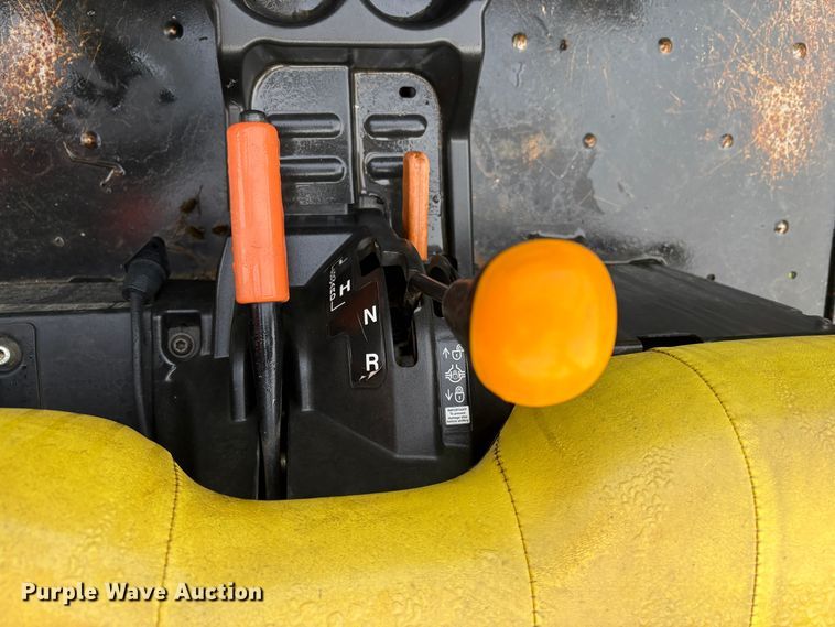 image for item YA2133 2017 John Deer Gator 855D S4 utility vehicle