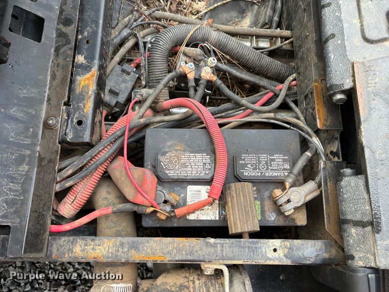 image for item YA2133 2017 John Deer Gator 855D S4 utility vehicle