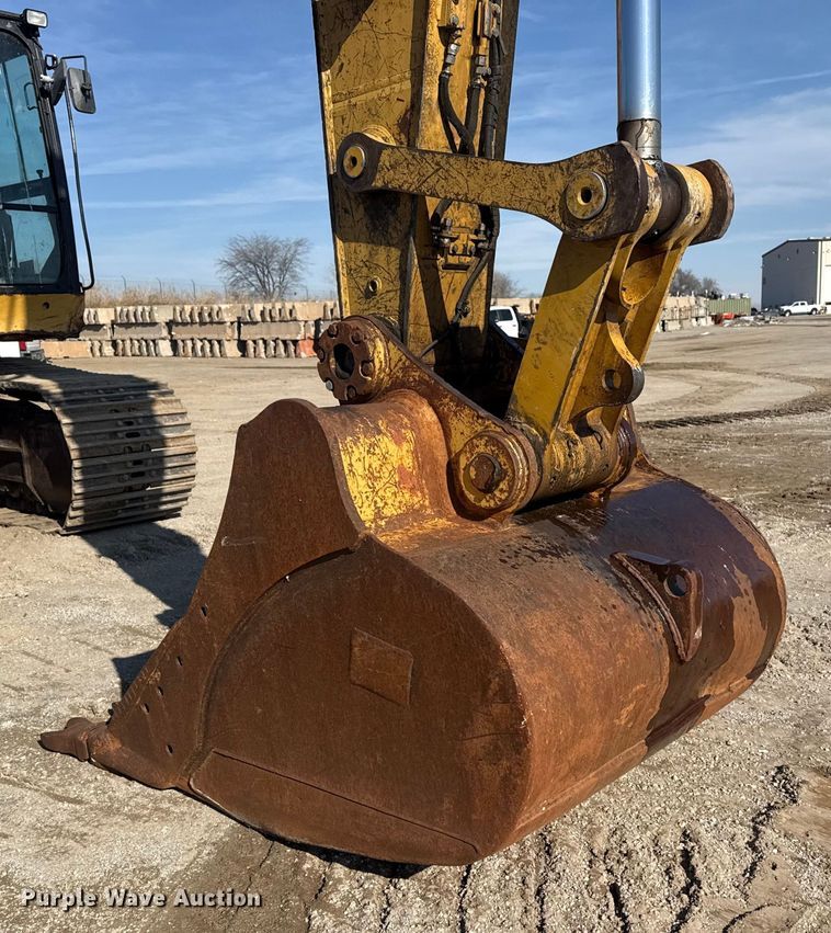 image for item DQ4233 2014 Caterpillar 328D LCR excavator