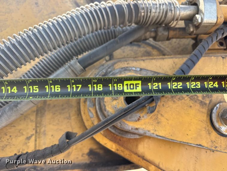 image for item DQ4233 2014 Caterpillar 328D LCR excavator