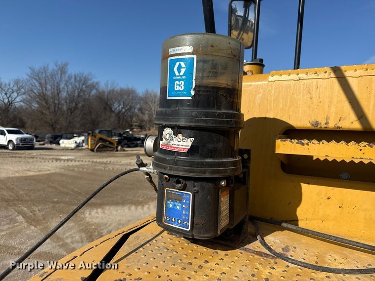 image for item DQ4233 2014 Caterpillar 328D LCR excavator