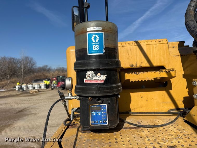 image for item DQ4233 2014 Caterpillar 328D LCR excavator