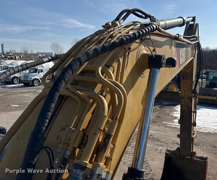 image for item DQ4233 2014 Caterpillar 328D LCR excavator