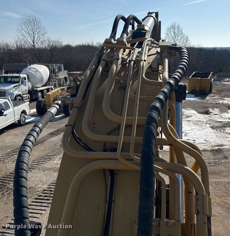 image for item DQ4233 2014 Caterpillar 328D LCR excavator