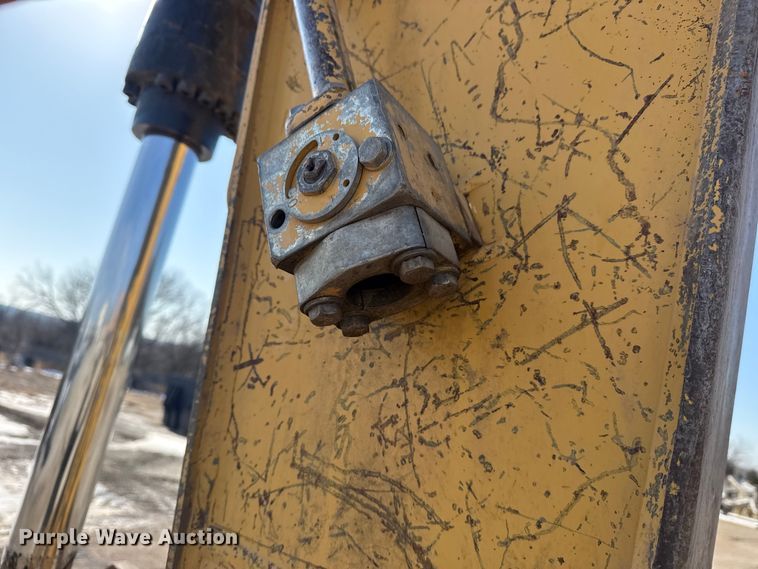 image for item DQ4233 2014 Caterpillar 328D LCR excavator