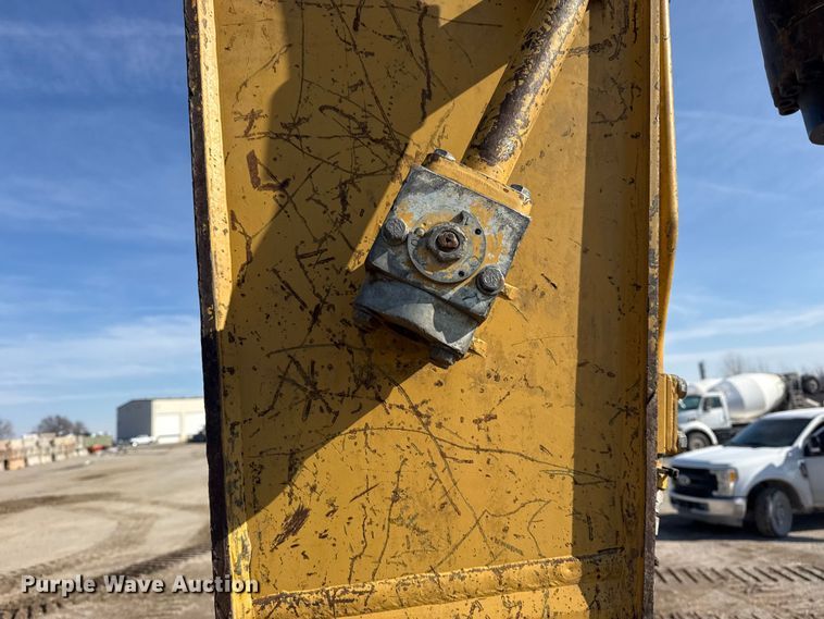 image for item DQ4233 2014 Caterpillar 328D LCR excavator