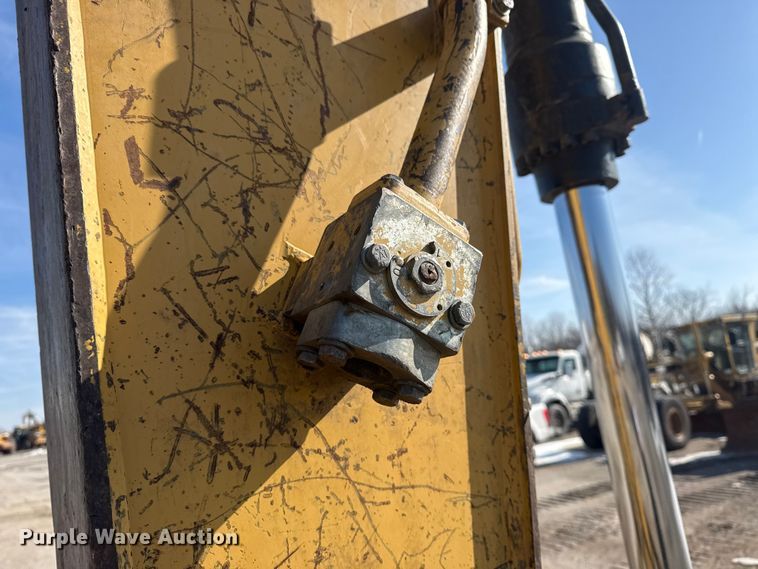 image for item DQ4233 2014 Caterpillar 328D LCR excavator