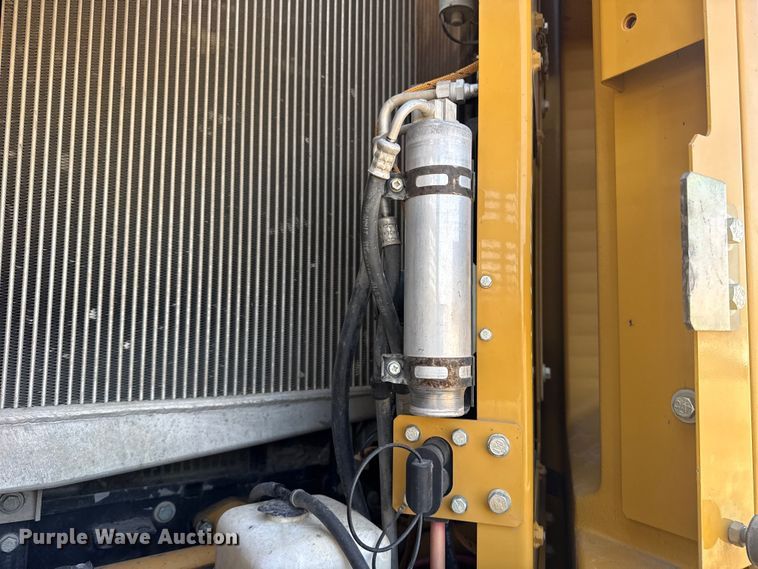 image for item DQ4233 2014 Caterpillar 328D LCR excavator