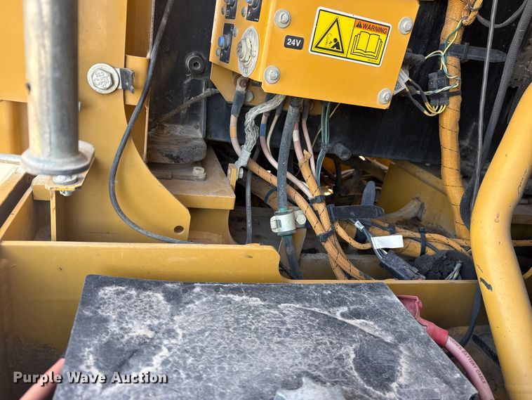 image for item DQ4233 2014 Caterpillar 328D LCR excavator