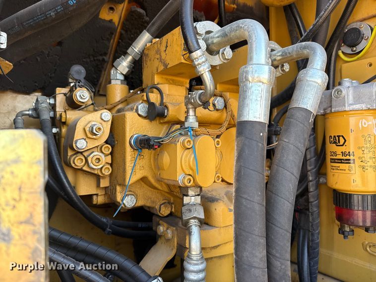 image for item DQ4233 2014 Caterpillar 328D LCR excavator