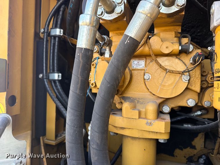 image for item DQ4233 2014 Caterpillar 328D LCR excavator