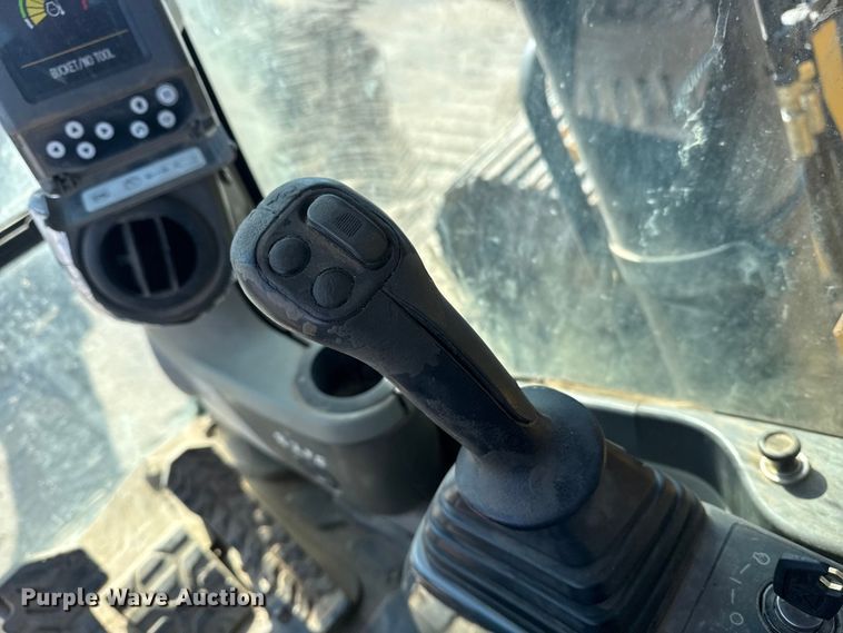 image for item DQ4233 2014 Caterpillar 328D LCR excavator