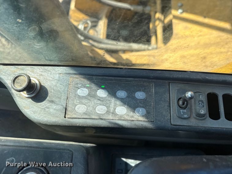 image for item DQ4233 2014 Caterpillar 328D LCR excavator