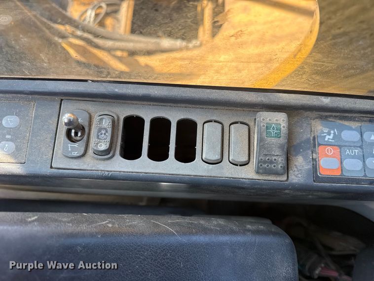 image for item DQ4233 2014 Caterpillar 328D LCR excavator