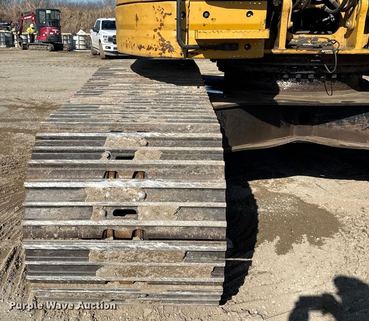 image for item DQ4233 2014 Caterpillar 328D LCR excavator