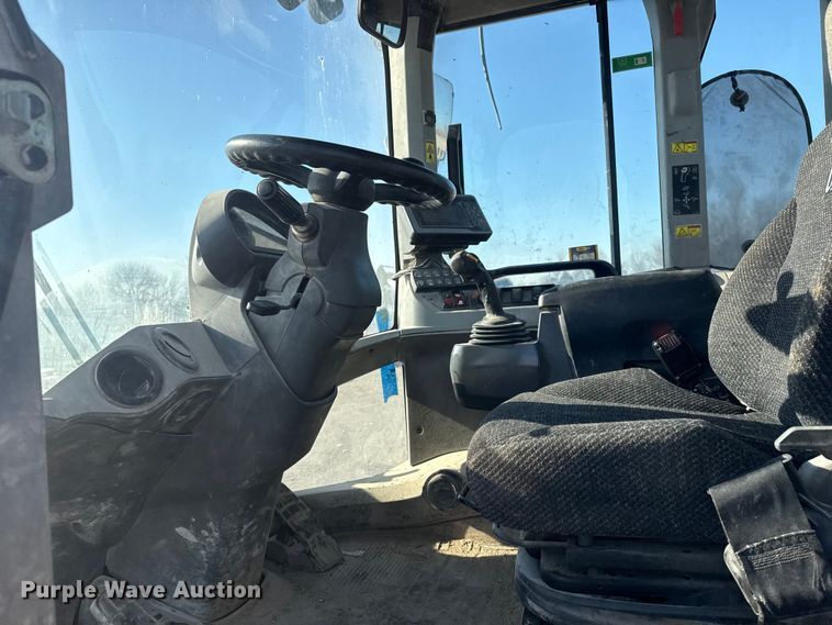 image for item DQ4244 2017 Caterpillar 938M wheel loader