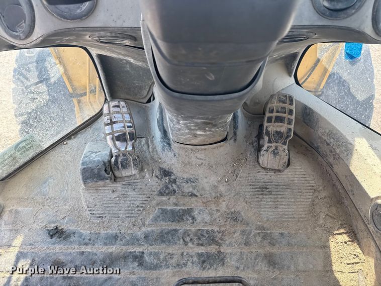 image for item DQ4244 2017 Caterpillar 938M wheel loader