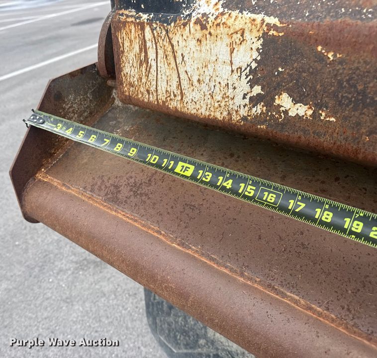 image for item DQ4246 2019 Mack Granite dump truck