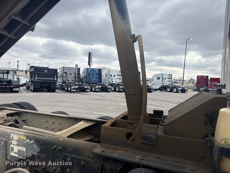 image for item DQ4246 2019 Mack Granite dump truck