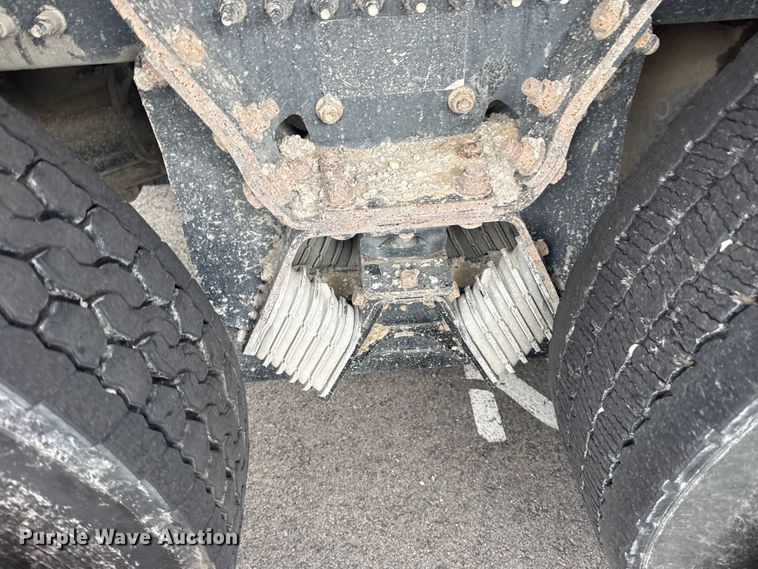 image for item DQ4246 2019 Mack Granite dump truck