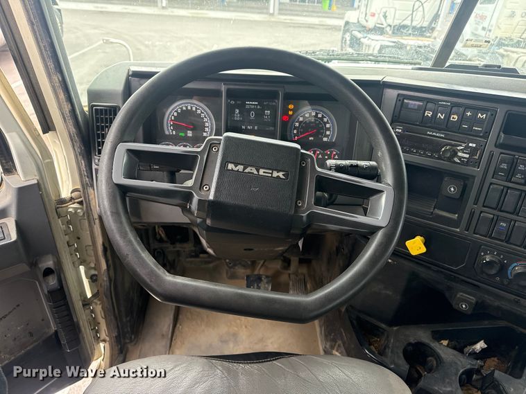 image for item DQ4246 2019 Mack Granite dump truck