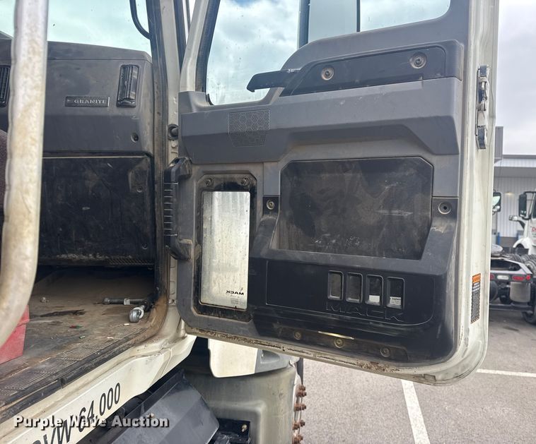 image for item DQ4246 2019 Mack Granite dump truck