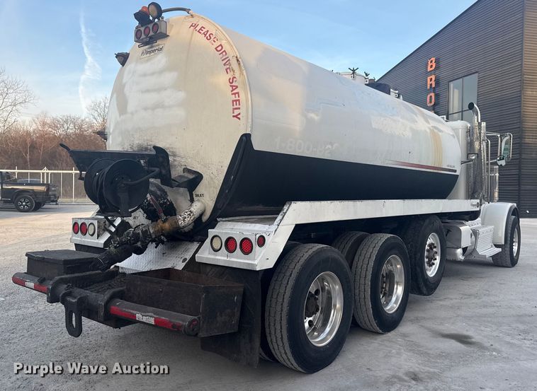 image for item DQ4254 2012 Peterbilt 388 vacuum truck