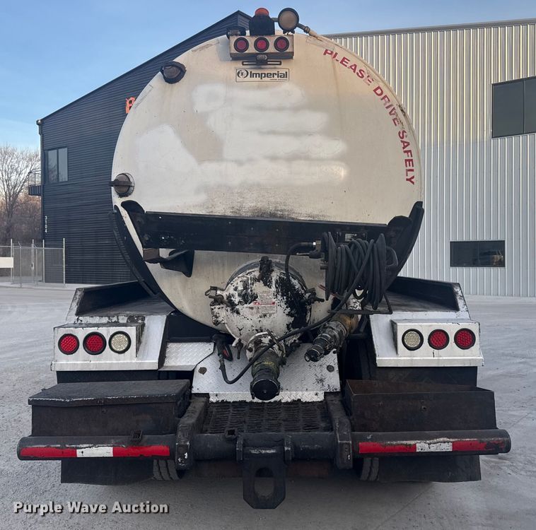 image for item DQ4254 2012 Peterbilt 388 vacuum truck