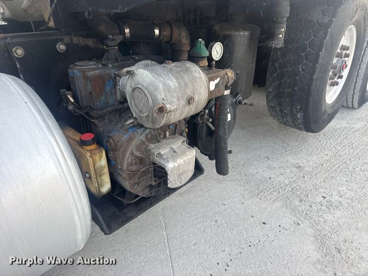 image for item DQ4254 2012 Peterbilt 388 vacuum truck