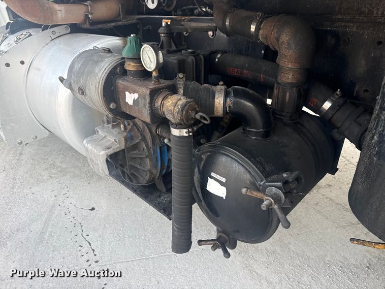 image for item DQ4254 2012 Peterbilt 388 vacuum truck
