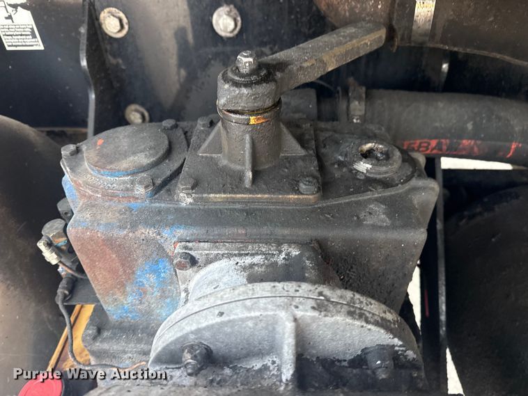 image for item DQ4254 2012 Peterbilt 388 vacuum truck