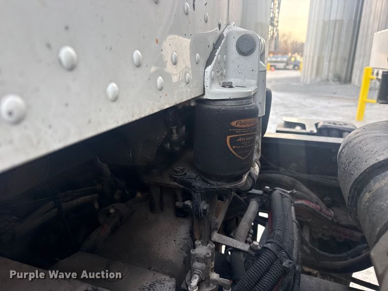 image for item DQ4254 2012 Peterbilt 388 vacuum truck