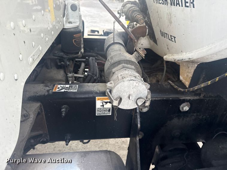 image for item DQ4254 2012 Peterbilt 388 vacuum truck