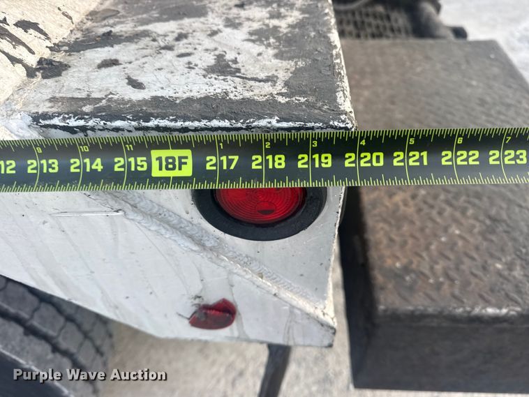 image for item DQ4254 2012 Peterbilt 388 vacuum truck